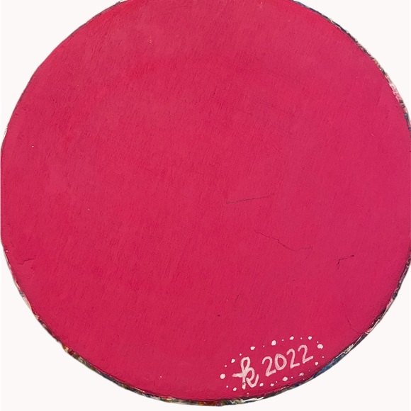 Acrylic paint pour 7” round - Picture 8 of 8